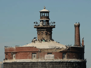 Wilson Avenue Crib Lighthouse